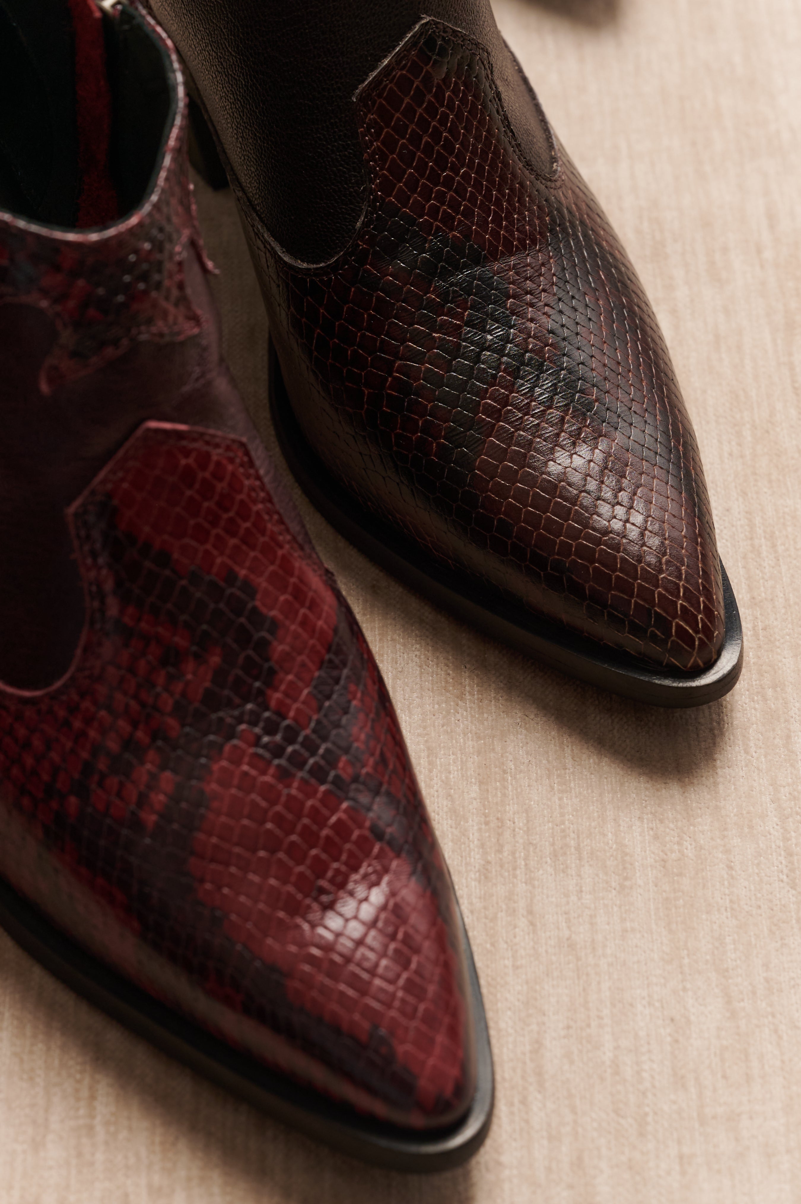 TUCSON BURGUNDY CYBER CAPSULLE