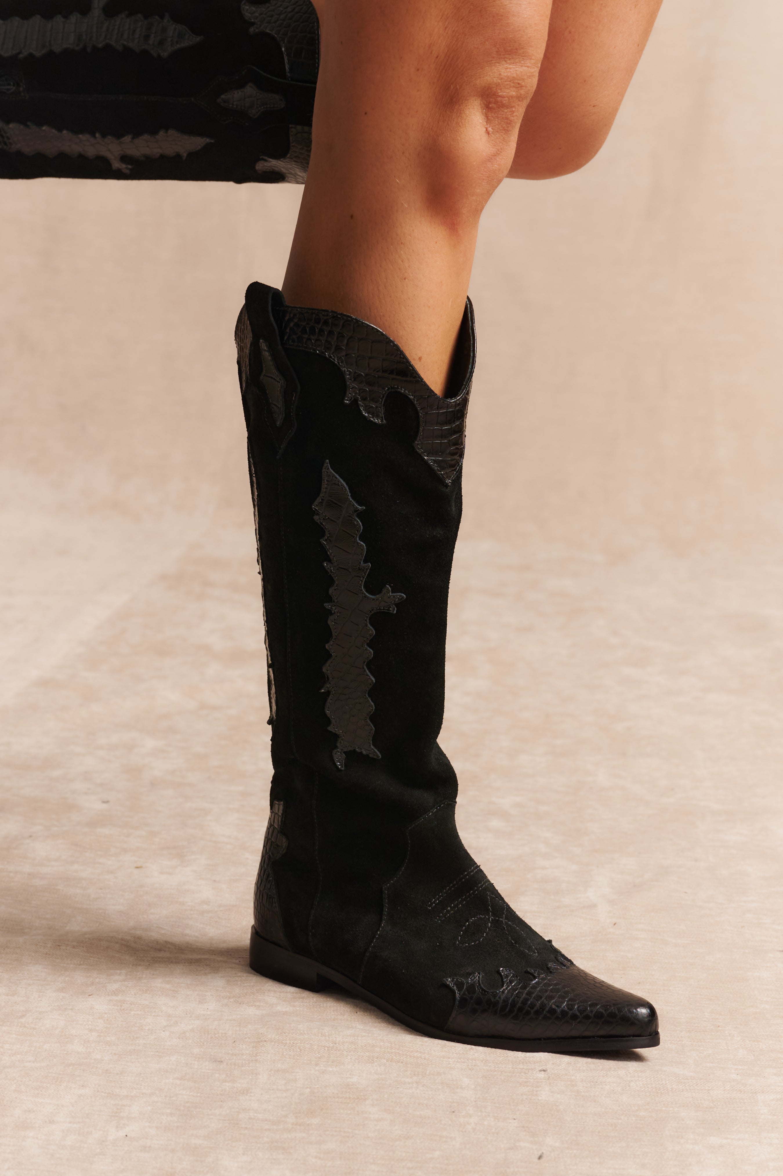 BOTA TEXANA LARGA NEGRA