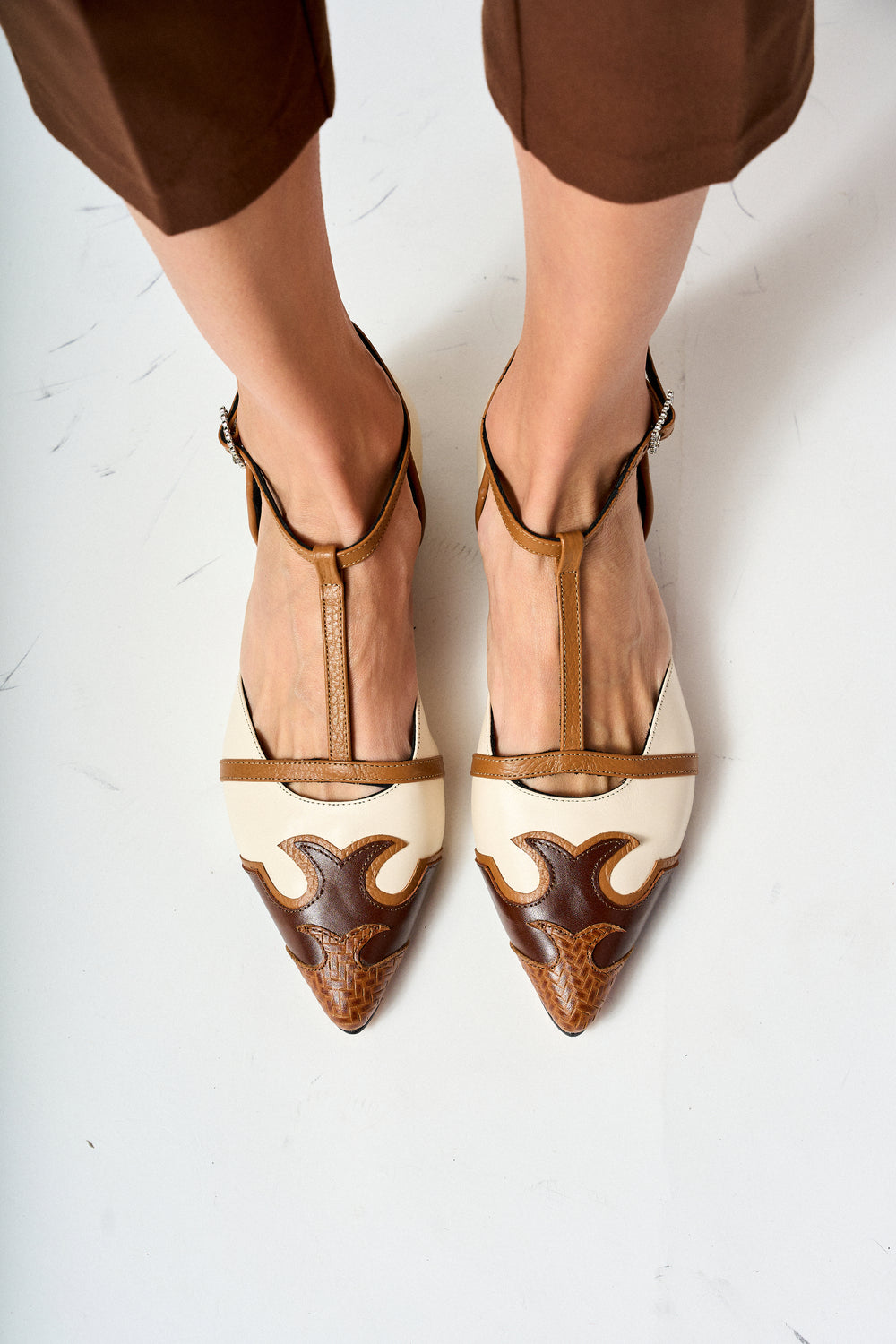 SANDALIA ATLAS CREMA